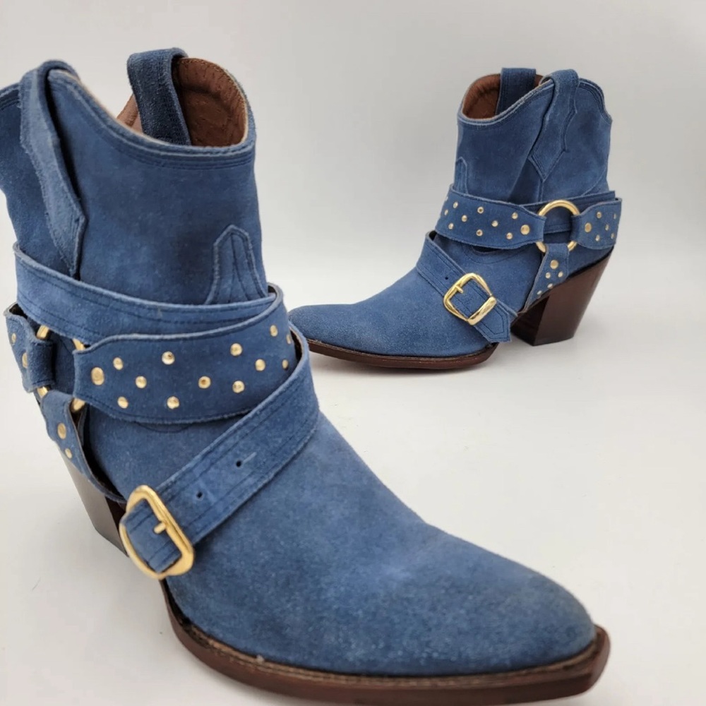 Elvis Presley blue suede boots